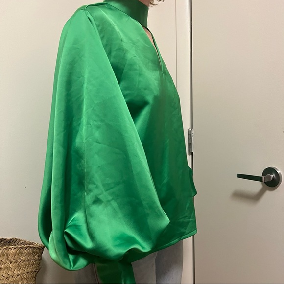 The Frankie Shop NYC green silk blouse - Picture 3 of 6